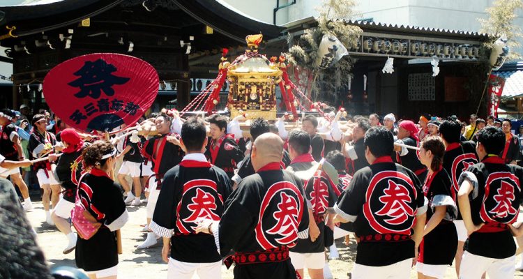 osaka-tenjin-matsuri-festival-gods-part1-c2bda0cd616260b3bd8aa09c42cec06e